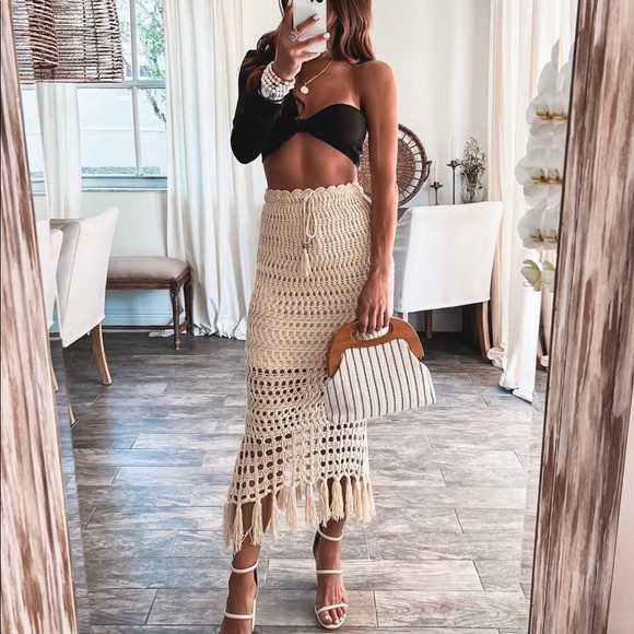 SOLD- Crochet Skirt And Crop Top SET - Picture 4 of 12